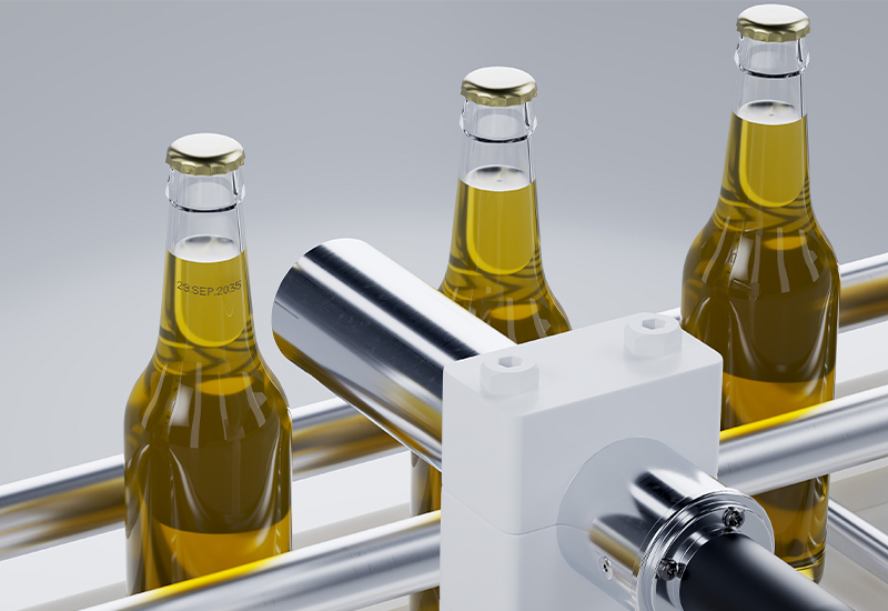 IQJET_in_operation_bottle_printing